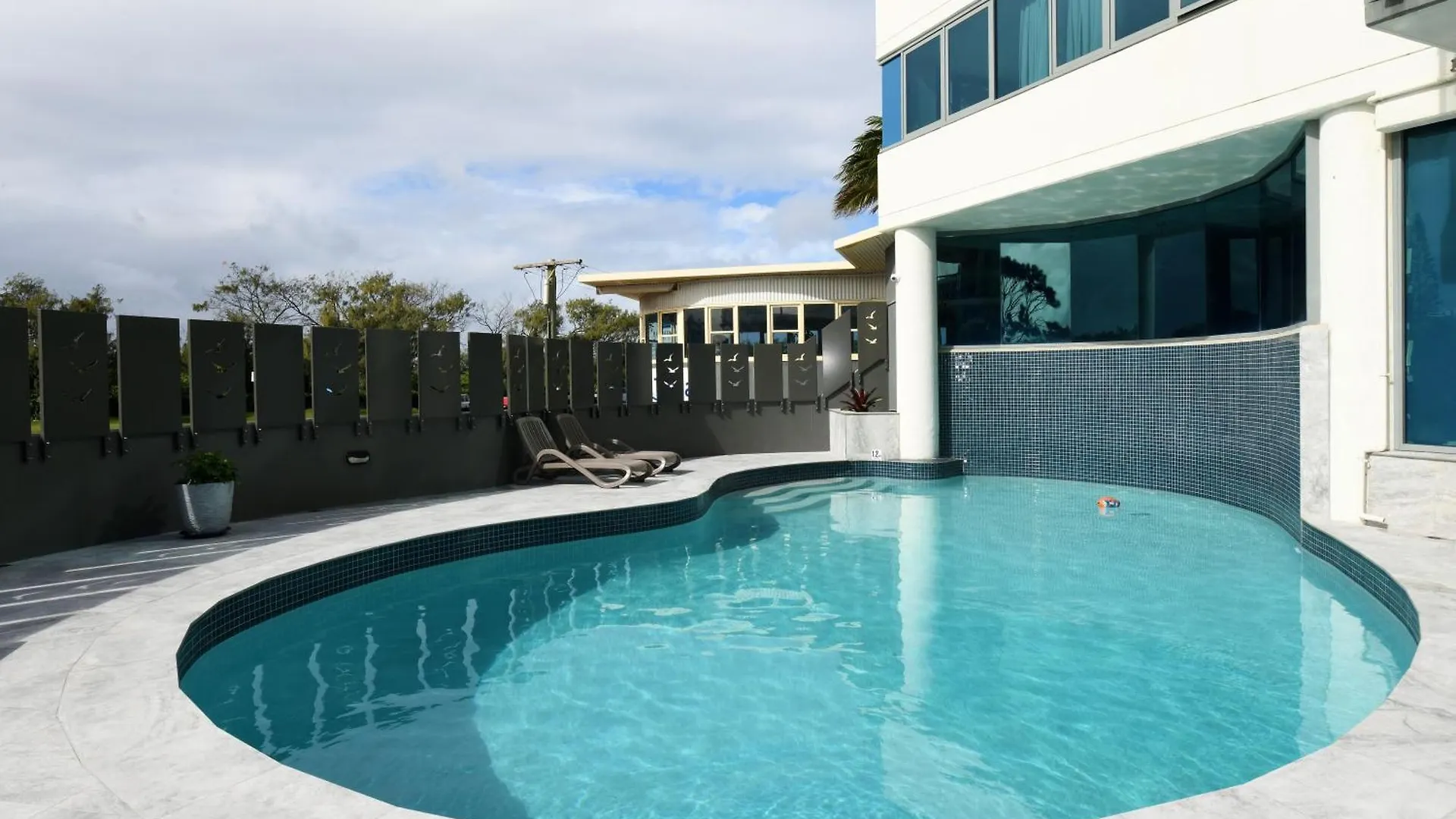 Beachfront Towers Maroochydore